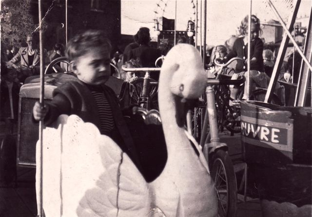 Toen vader hem jaren later voorstelde om te solliciteren als zwaantje kreeg hij spontaan een hysterische kramp.